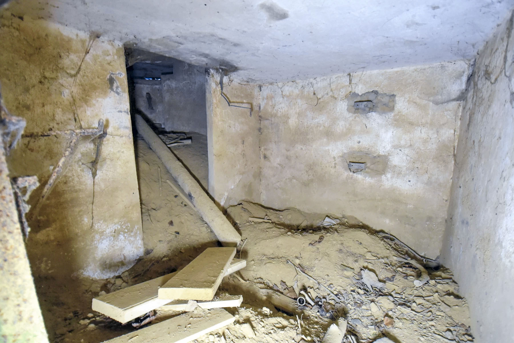 Ligne Maginot - BUCHHOLZBERG - O76 - (Observatoire d'artillerie) - Support du ventilateur V22 M et entrée de la chambre d'observation