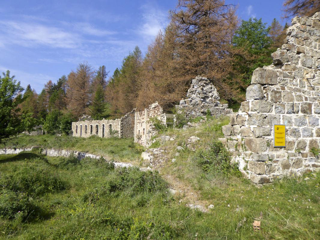 Ligne Maginot - CABANES VIEILLES EST - (Casernement) - 