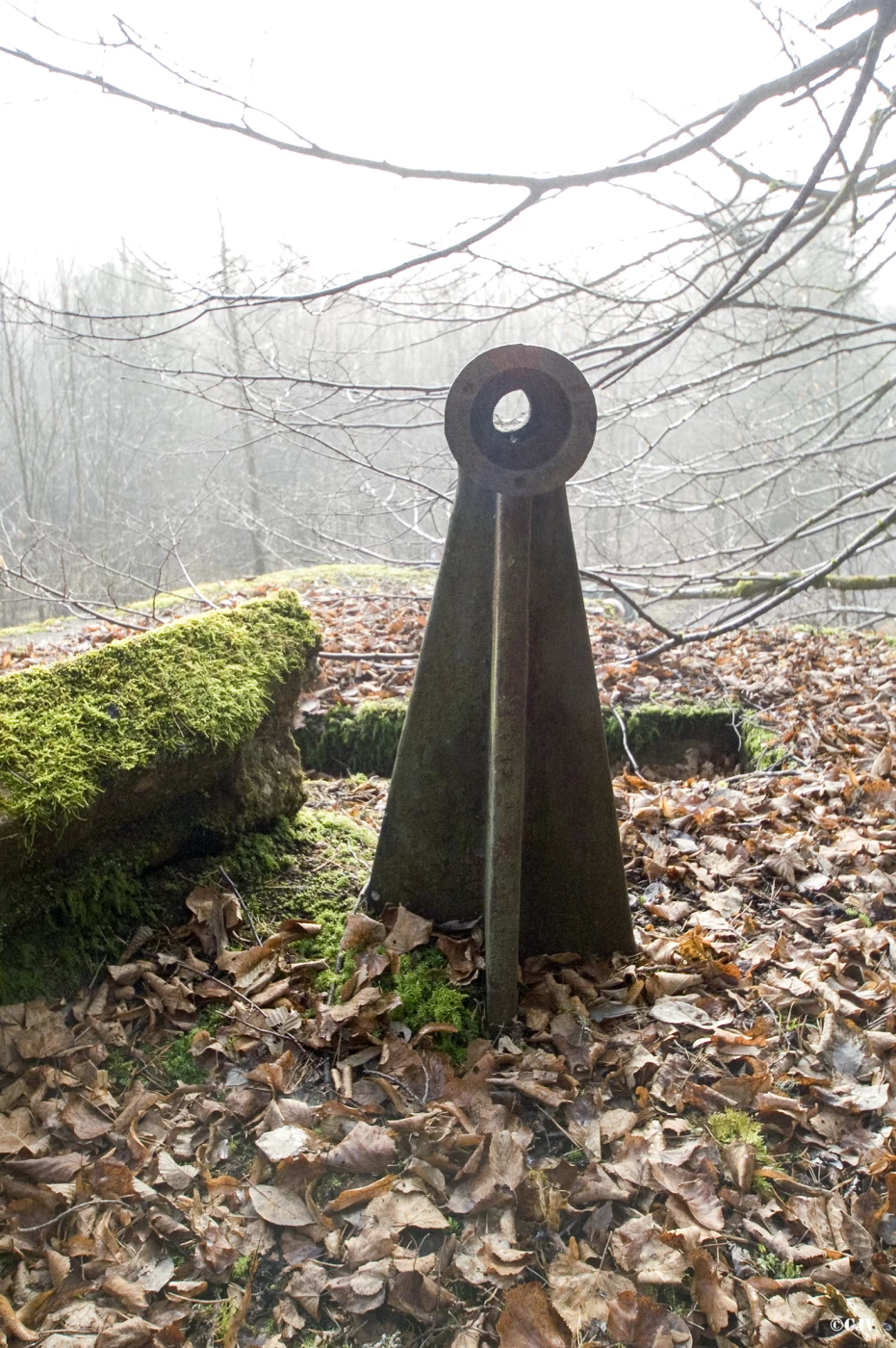 Ligne Maginot - LUTZELHARDT - (Poste GRM - Maison Forte) - Le plot d'attache de la barrière de route