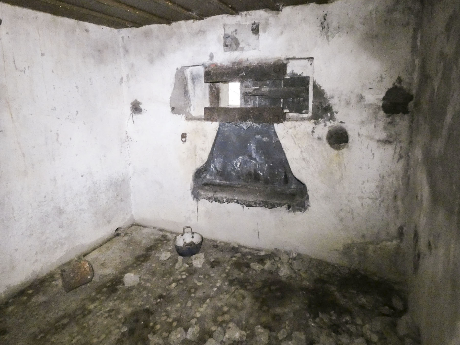Ligne Maginot - HERBITZHEIM NORD 2 - (Blockhaus pour arme infanterie) - La chambre de tir pour une mitrailleuse Hotchkiss.