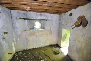 Ligne Maginot - CB304 - BUSCHWIESE 2 - (Blockhaus pour arme infanterie) - Créneau secondaire FM vers l'est