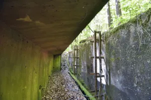 Ligne Maginot - MARKBACH - (Stand de tir) - Dans la tranchée, les supports de cibles