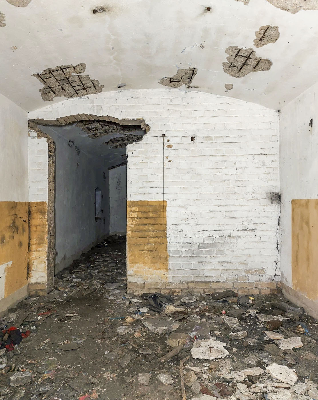 Ligne Maginot - ANNEXE DE FORT UHRICH (II/155° RAP) - (Position d'artillerie préparée) - Ateliers d'assemblage des munitions
Local de droite avec peinture mural 
